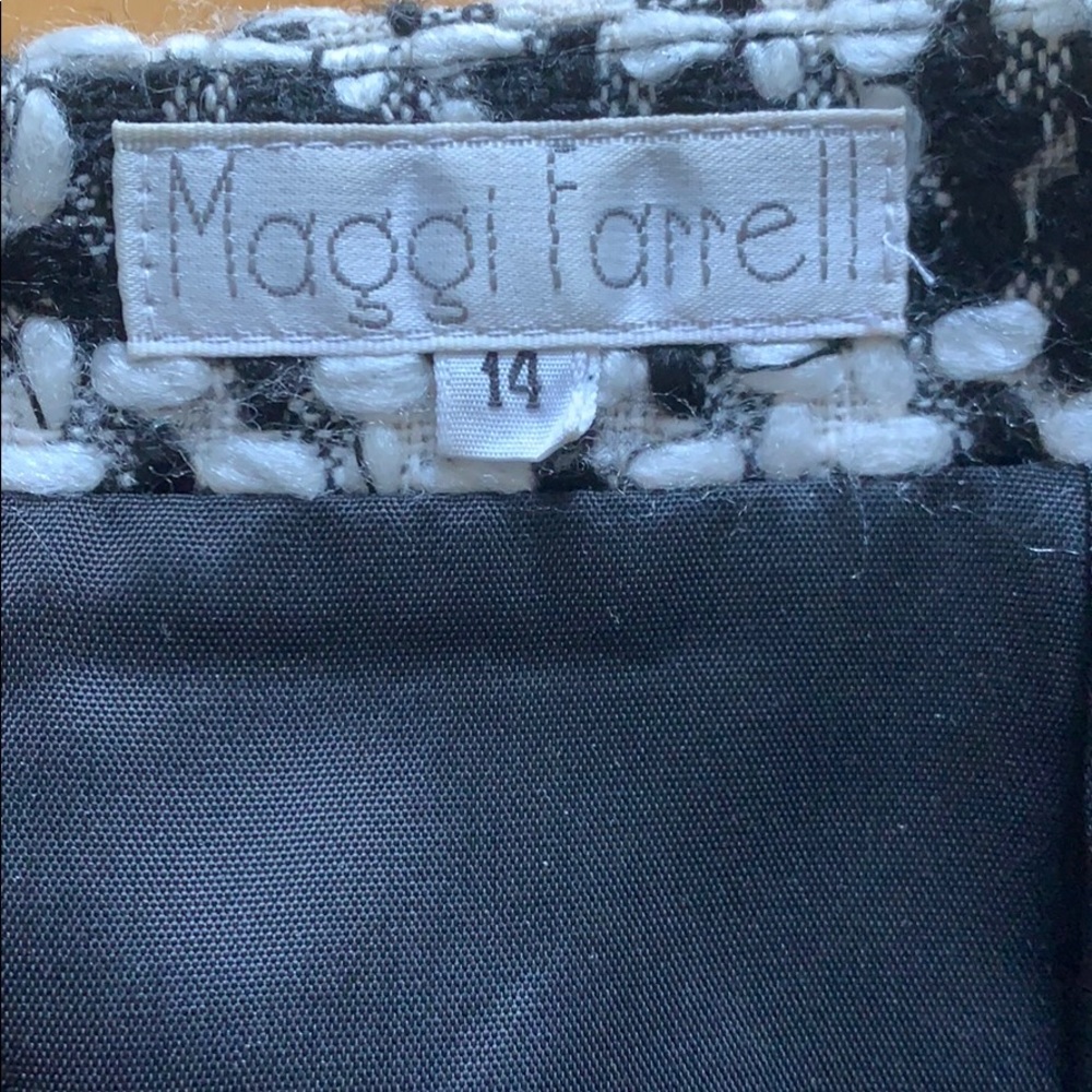 Classic Design Skirt - Picture 5 of 6